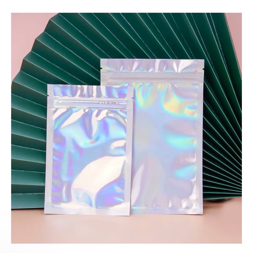 Holographic 20 Pieces Resealable 4 x 6 Inches Foil Pouch Bags - Picture 2 of 3